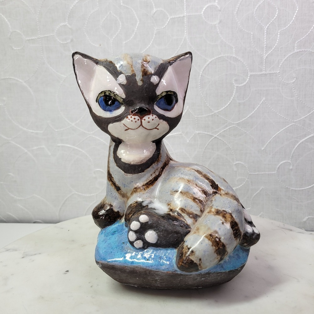 Thelma Frazier Signed Ceramic Cat Figurine Statue Blue Eyes Cute Kitten Decor